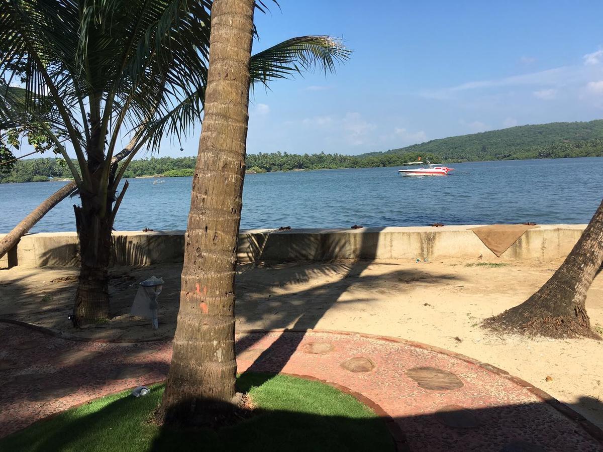 Breezywood Resort Mālvan Kültér fotó