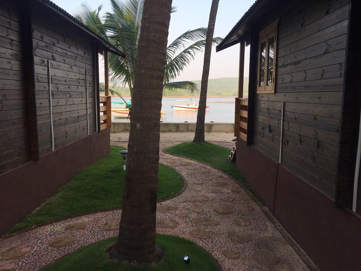 Breezywood Resort Mālvan Kültér fotó
